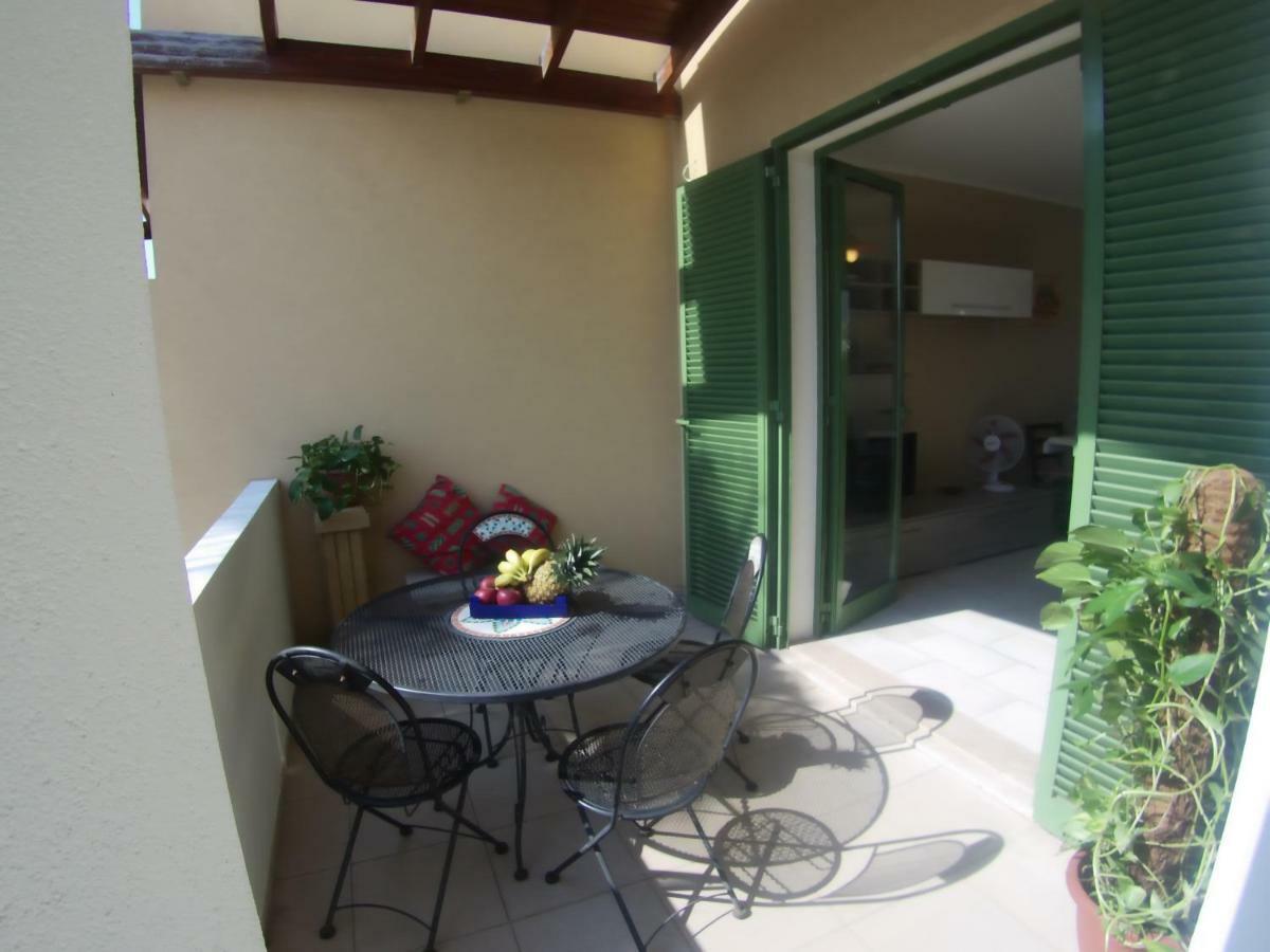 Baia Verde Via Dei Ginepri 加利波利 外观 照片